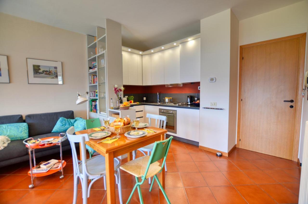 2-Bedroom Lakeview Apartment Bella Gaeta San Siro  Exteriör bild