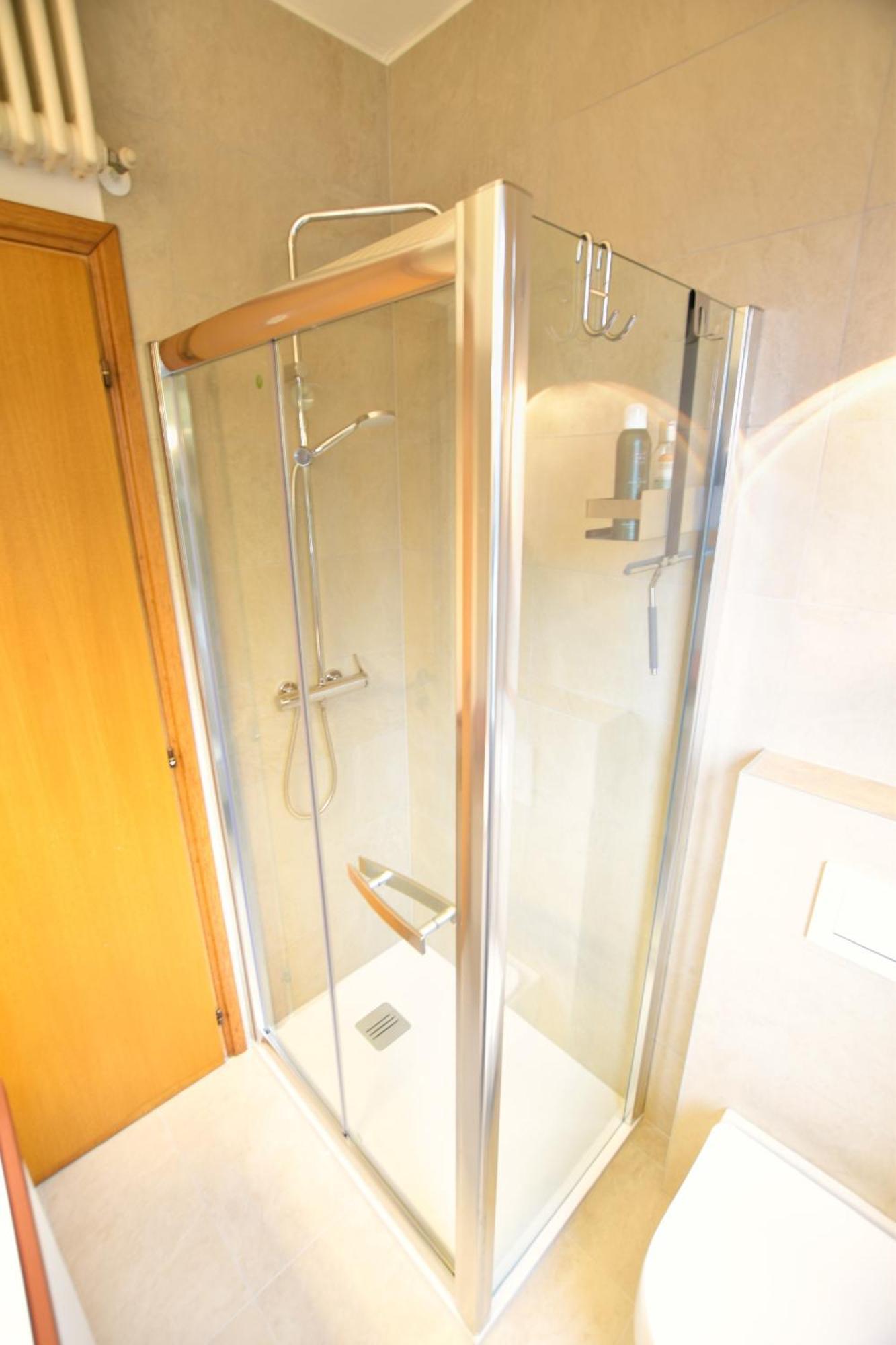 2-Bedroom Lakeview Apartment Bella Gaeta San Siro  Exteriör bild